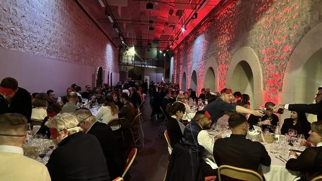 Un Dîner sous le bandeau : une expérience unique au service des enfants aveugles