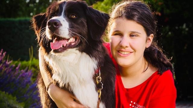 FORMER UN CHIEN-GUIDE POUR AUTONOMISER UN ENFANT AVEUGLE
